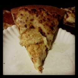 Pizza Hut fucked up. Saceless ass pizza. -__- (Taken with Instagram)