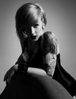 anarchygirl1:  Kittie RaccheaSource | Follow: Facebook | Twitter
