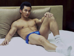 Yum Yum Asian Hunks