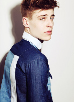 strangeforeignbeauty:   