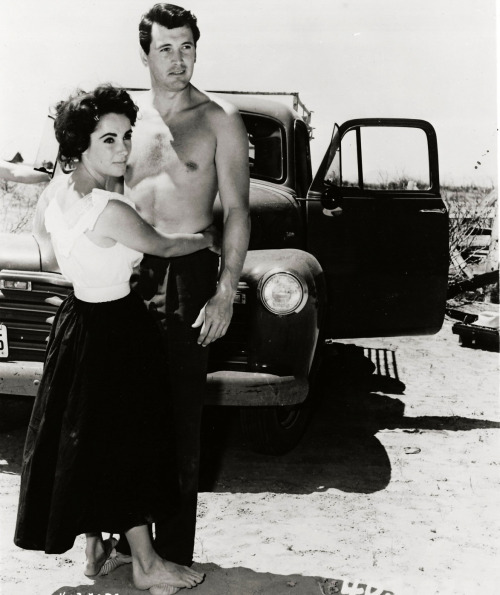 valentinovamp: Elizabeth Taylor &amp; Rock Hudson in “Giant” (1956).