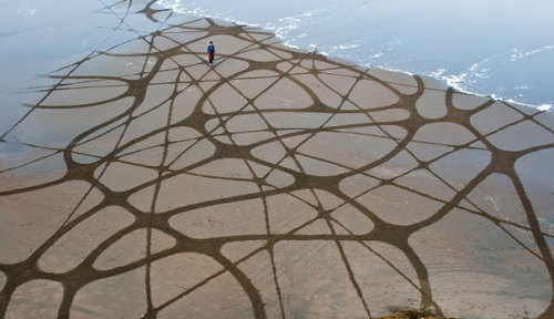 todayisperfect:Andres Amador,Sand Drawings