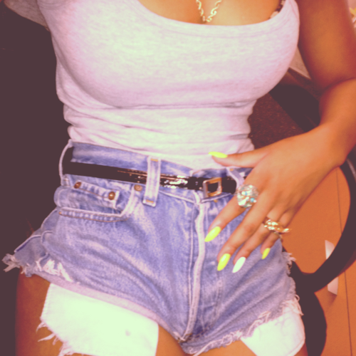 chanel-and-louboutins: briadior: frenchinhalechanelxoxo:  Chαηεℓ   Instagram : @_iSpeakfashion Chane