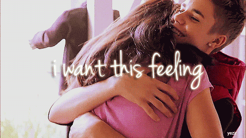angelwhoforgethowtofly-deactiva:  I wanna know what it’s like to hug Justin. To feel his arms around
