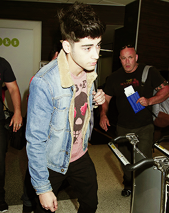 guydirectioners:  Zayn at LAX.