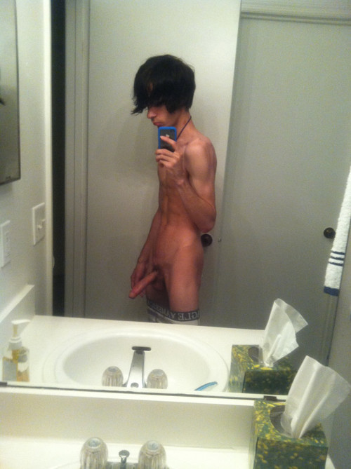 Porn photo twinkynudeboy:  Does anybody know this cute