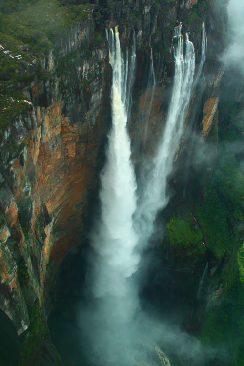 meowrica:  Kerepakupai Merú (Angel Falls) (by Ian Lambert)