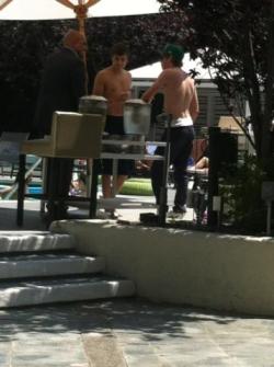 gossip-paul:   Niall and Liam poolside 6/19/12