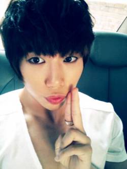 13eautifuldreamer:  This week’s idol is HOON Ukiss 