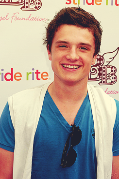 ginervas:  89&90/100 [✖] Josh Hutcherson