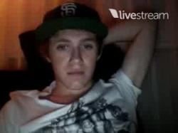 prudepayne:  Niall looking fit The best and longest Niall&rsquo;s twitcam 