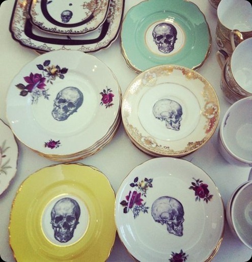 hollywoodhopeful:  JENEE CAN WE HAVE THESE CUTE DISHES IN OUR HOUSE ONE DAY 