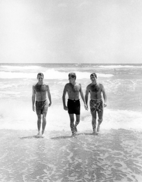 Happy first day of summer!
jfklibrary:
“ Don’t you wish you could be strolling the beach today? Here’s a photo of the Kennedy brothers in Palm Beach, Florida. Stay cool, Boston!
”