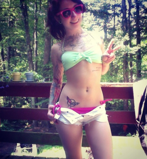 Porn Pics maryisacunt:  summer bitches<3