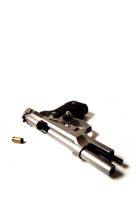 hvshmode:  drugwar:  Beretta m9  fuck. this is hawt. 