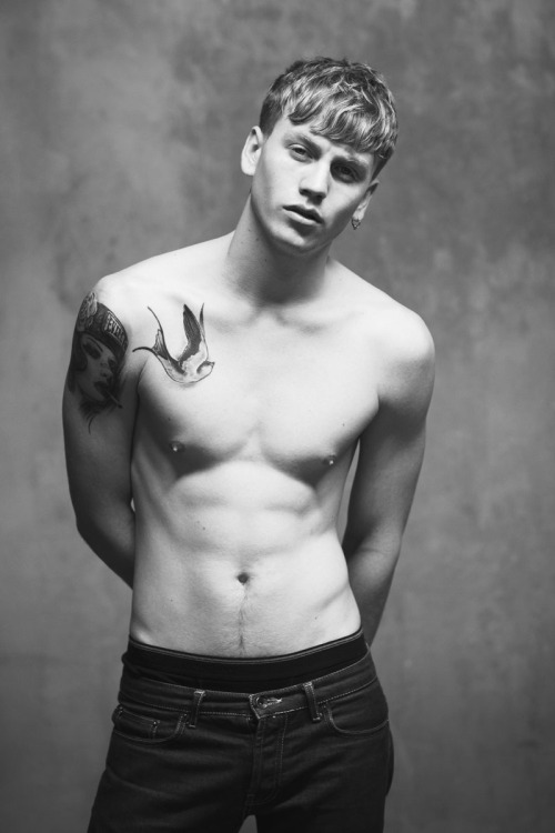 strangeforeignbeauty: Sid Ellisdon by Cecilie Harris [ b&amp;w ]