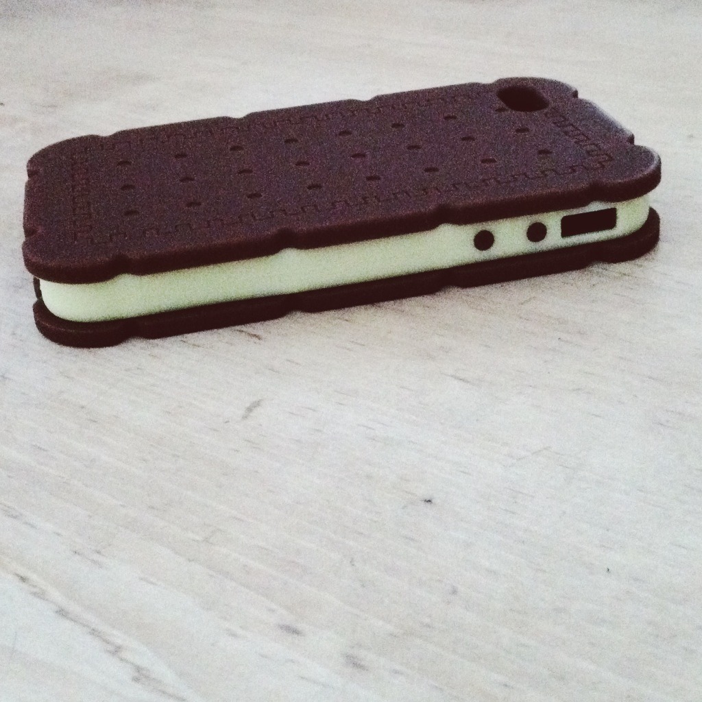 k-leandra:  my new iPhone case (^^) haha it’s an ice cream sandwich!! love it