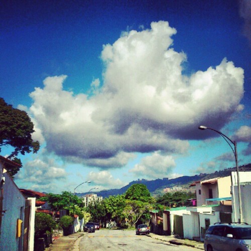 rommelgher:  #igersvenezuela #igerscaracas #igersmiranda #caracas #venezuela #nubes #clouds #cielo #sky #paisaje #landscape #blue #white #urbanism #picoftheday #looktothesky #jj #photooftheday #android #igersandroid #igers #statigram #instagood #gf_ve