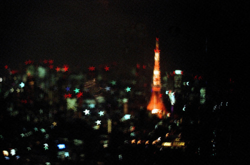 toshibu:  Starry night by Ronironic on Flickr. 