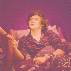  1D’s stop the tape and rewind moments: iGo One Direction “Could I have some more fruit? And, could you cut them in the little cubes, the way that you do?” 