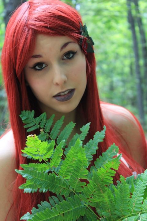 comicbookcosplay:  Liana Richardson as Poison Ivy Big thanks to Liana for bringing