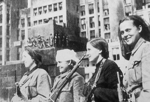 zhenotdel:Four women partisans in liberated Minsk, 1944.