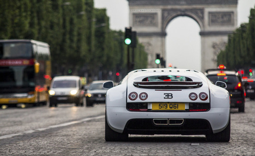 Bugatti Veyron Super Sport by Gskill photographie on Flickr.