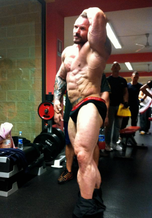 muscledlust:  buildingthebodybeautiful:  Miha Zupan  I love this pose!  Shows off the serratus, abs, and cock!