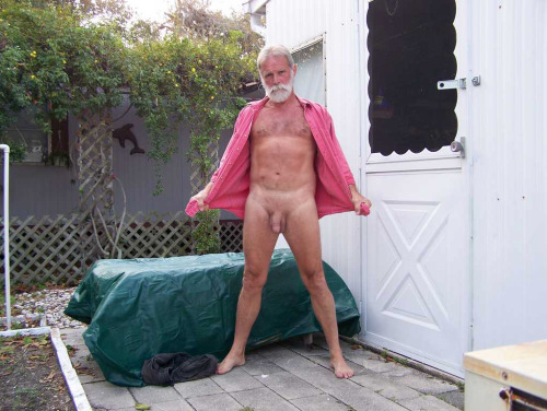 betternude:  Almost nude
