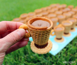 gastrogirl:  edible teacup treats with chocolate