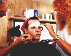 fragmentallygirl-deactivated202:  Edward Scissorhands-Behind the Scenes 
