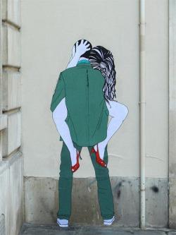 fer1972:  ‘Lovers’ Street Art by Claire Streetart 