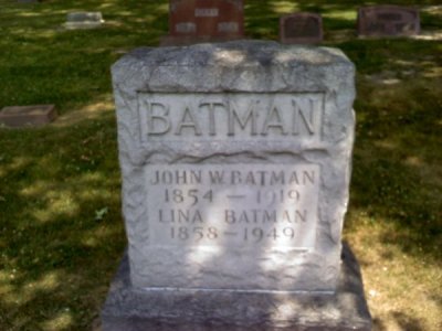 collegehumor:
“Batman’s Grave
Please tell me the “W” stands for Wayne.
”