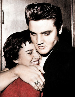  08/100 photos → Elvis Presley 