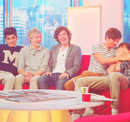 dailyonedirection:  ★ 13/50 photos of One Direction 