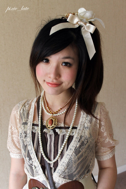 pixie-late: Innocent World - Bisque DollA summery Classic Lolita outfit for tea and cakes with fril