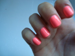 fineandbambi:  lonlita:  i need this color  I love this color its really cutee 