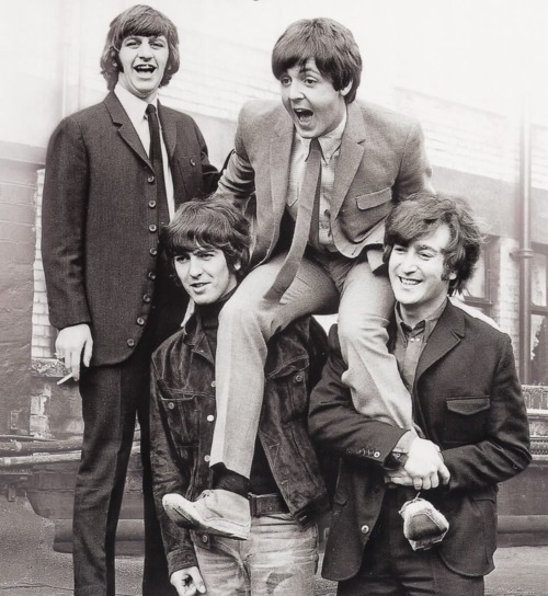 do-you-have-a-flag:thebeatlesordie:cuties