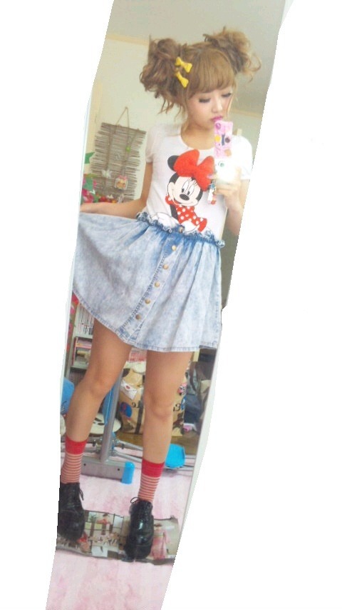 gyaru-coordinates:  Items are a mix of older dazzlin, onespo, and liz lisa mostly
