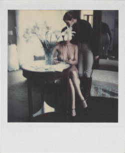 hoodoothatvoodoo:  Polaroid by Helmut Newton