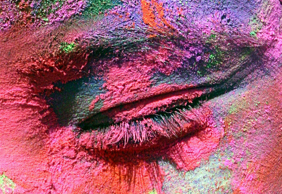 astickfigureillustration:  unsolnosilumina:  Holi, the Hindu festival of colour.