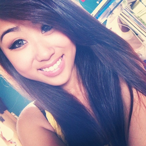 lisanguyeen:  Taking a break from cleaning 😊 (Taken with Instagram) 