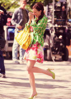 chairislove:  ♡ [4] Photos of Leighton Meester On Gossip Girl Set