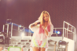 starb-cks:  donutseedz:  serenedemi:  supeeta:  aust1n-mahone:  0wnmynight:  ok im sorry i cant stop reblogging demi. shes just perf.  marry me pls  perf  ilysm  wanna make babies or  demi ifly