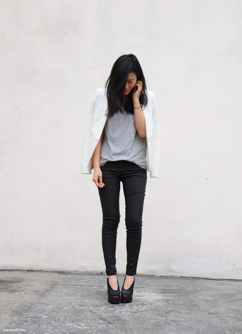 unterra:  cafai:  vogue—dior:  queued   New minimal blog 