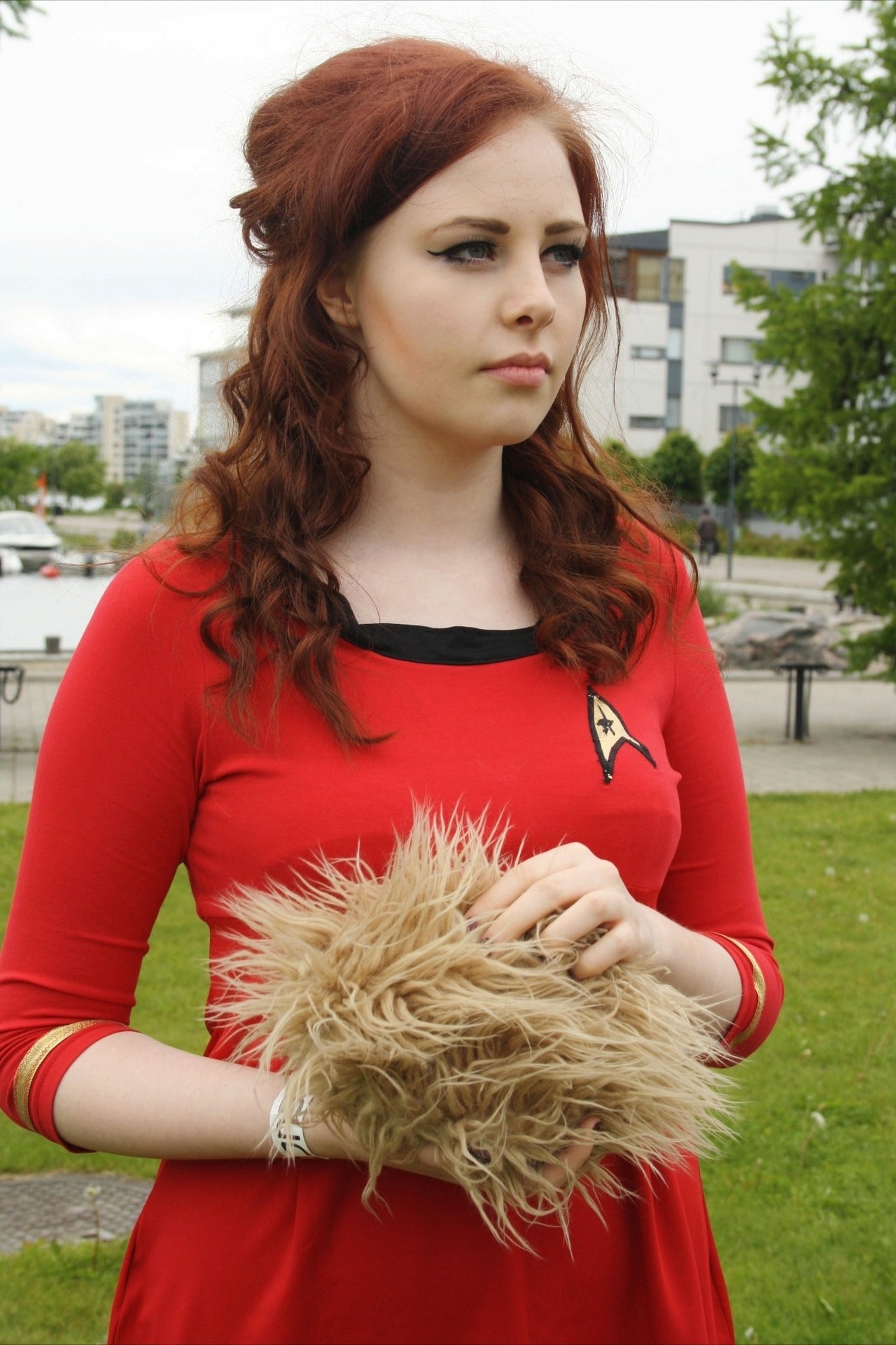 evansumirin:  Me at desucon with my tribble :D Tribble made by #talvikuningas, Star