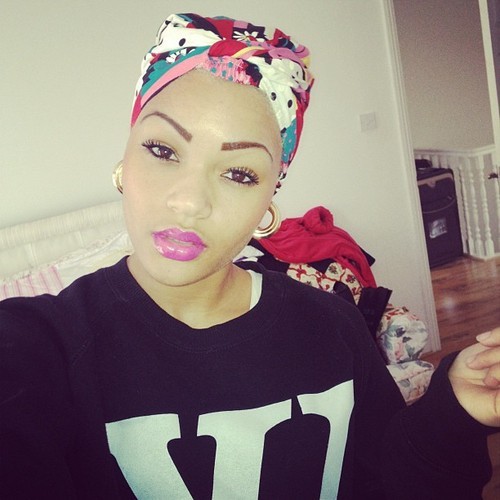 shesbombb:  http://guruellez.tumblr.com/ 