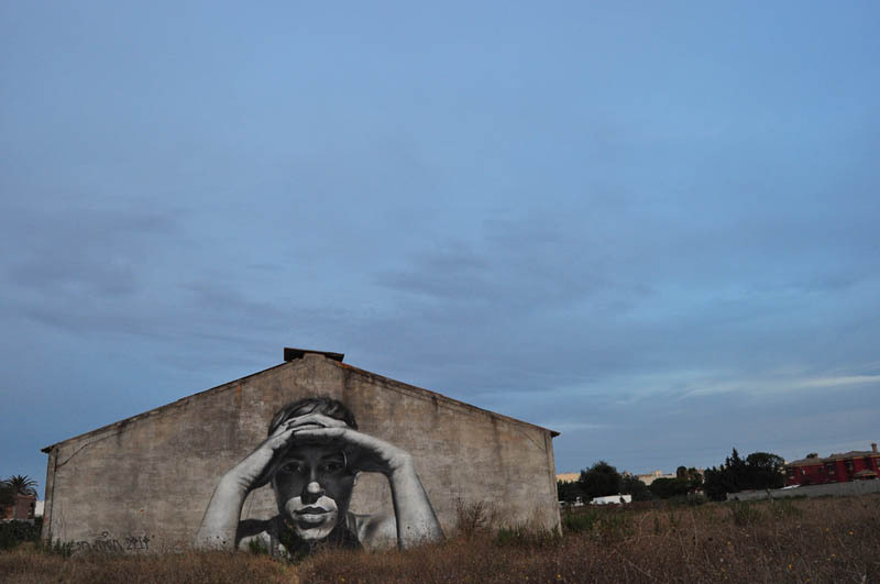 exhibition-ism:  Amazing photo-realistic street art from Spanish artist MESA 