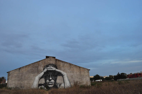 exhibition-ism:  Amazing photo-realistic street art from Spanish artist MESA 