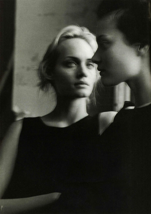 bienenkiste: “Portrait of Beauty”. Amber Valetta and Shalom Harlow by Steven Meisel for Vogue Italia